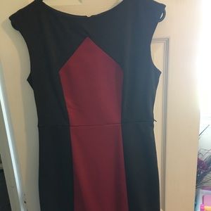 Sizes 6p STUDIO dress that’s in great condition